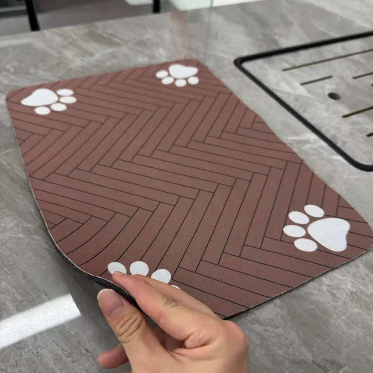 Absorbent Quick-Dry Pet Feeding Mat for Dogs and Cats with Non-Slip Rubber Base and Dark Polyester Surface for Indoor Use